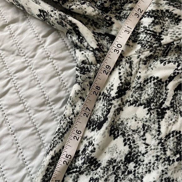 Urban Outfitters Allie Printed Kick Flare Pant- Medium - Picture 13 of 14